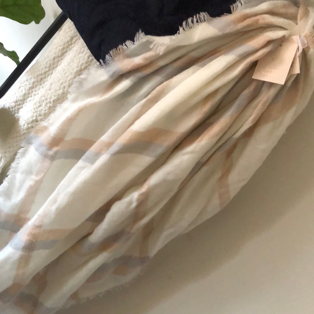 NWT Lauren Conrad Vanilla Ice Blanket Scarf